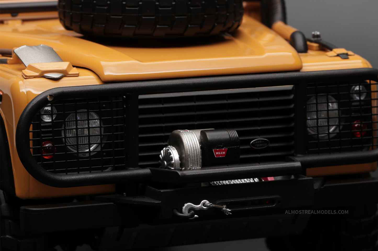 Land Rover Defender 90 “Camel Trophy” Borneo 1985 1:18 by Almost Real
