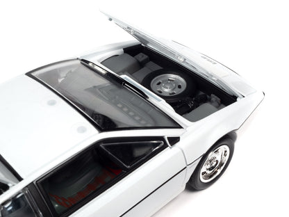 James Bond 1971 Lotus Espirit Series 1 (The Spy Who Loved Me) 1:18 Scale