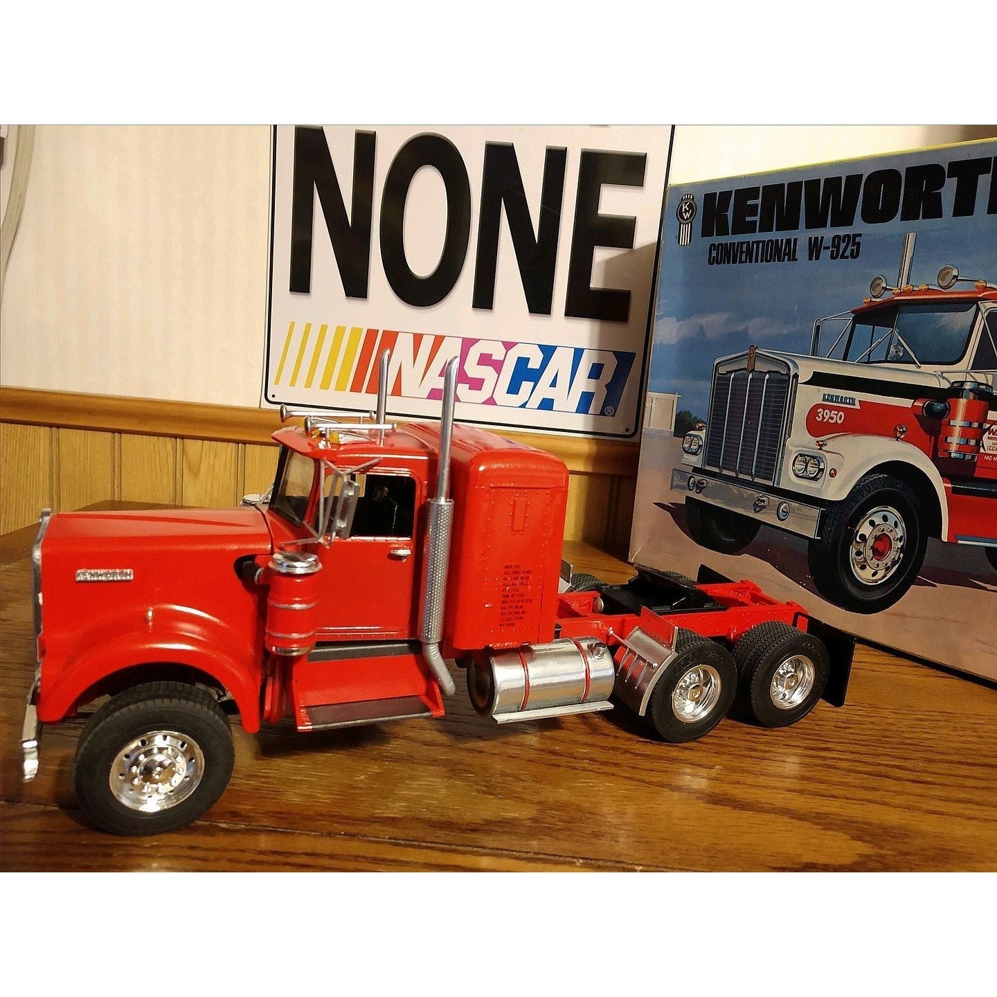 Moebius #1017 Super Single Tractor Wheel & Tire Set 1/25 scale